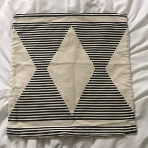H&M home patterned pillow sham